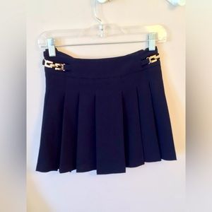 Forever 21 Navy Blue pleated skirt size small pristine condition worn only once!